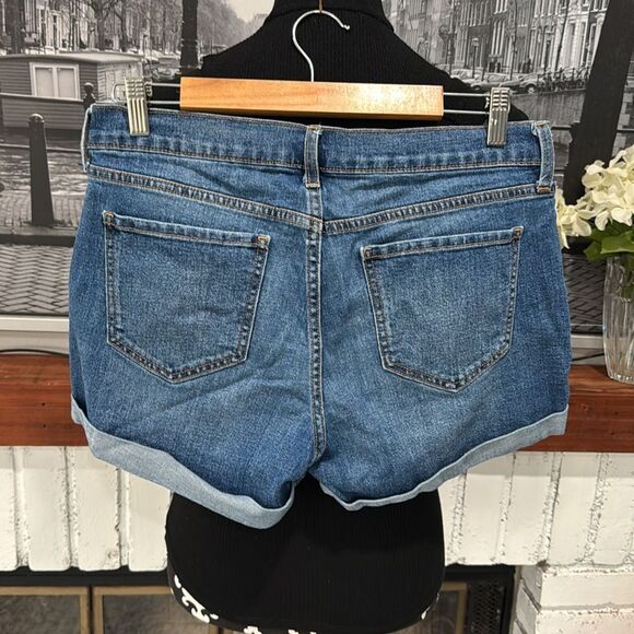 Old Navy Women Shorts Size 8R Stretch Denim Jeans Classic Sexy Medium Blue wash - Picture 4 of 7